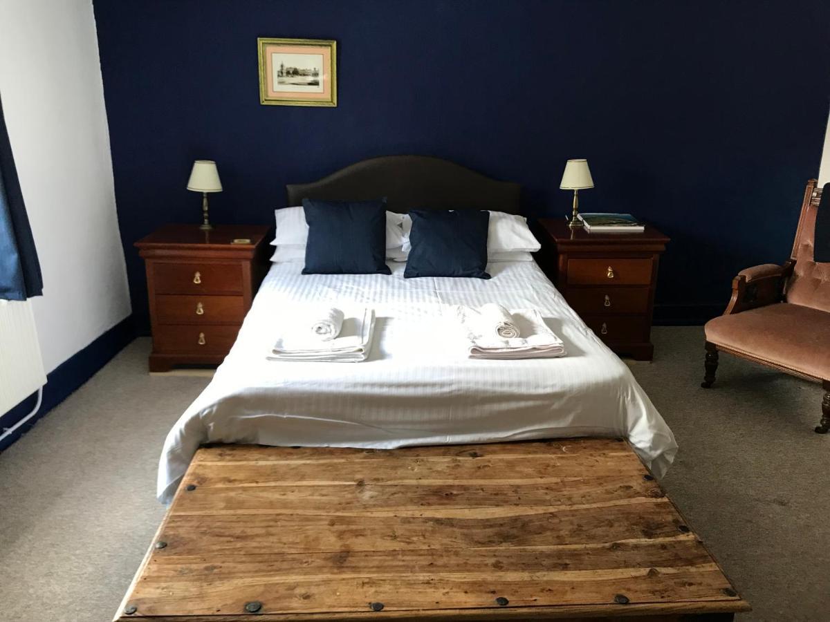 The White Bear Bed & Breakfast Devizes Bagian luar foto