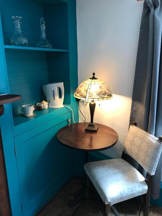 The White Bear Bed & Breakfast Devizes Bagian luar foto