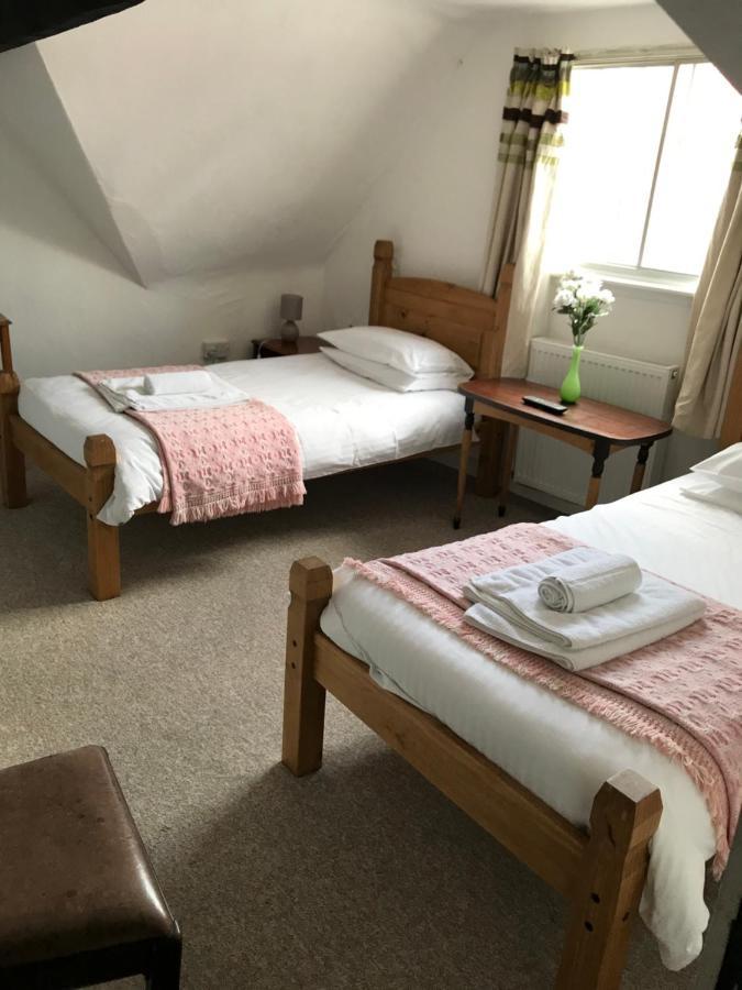 The White Bear Bed & Breakfast Devizes Bagian luar foto
