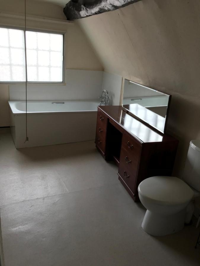 The White Bear Bed & Breakfast Devizes Bagian luar foto